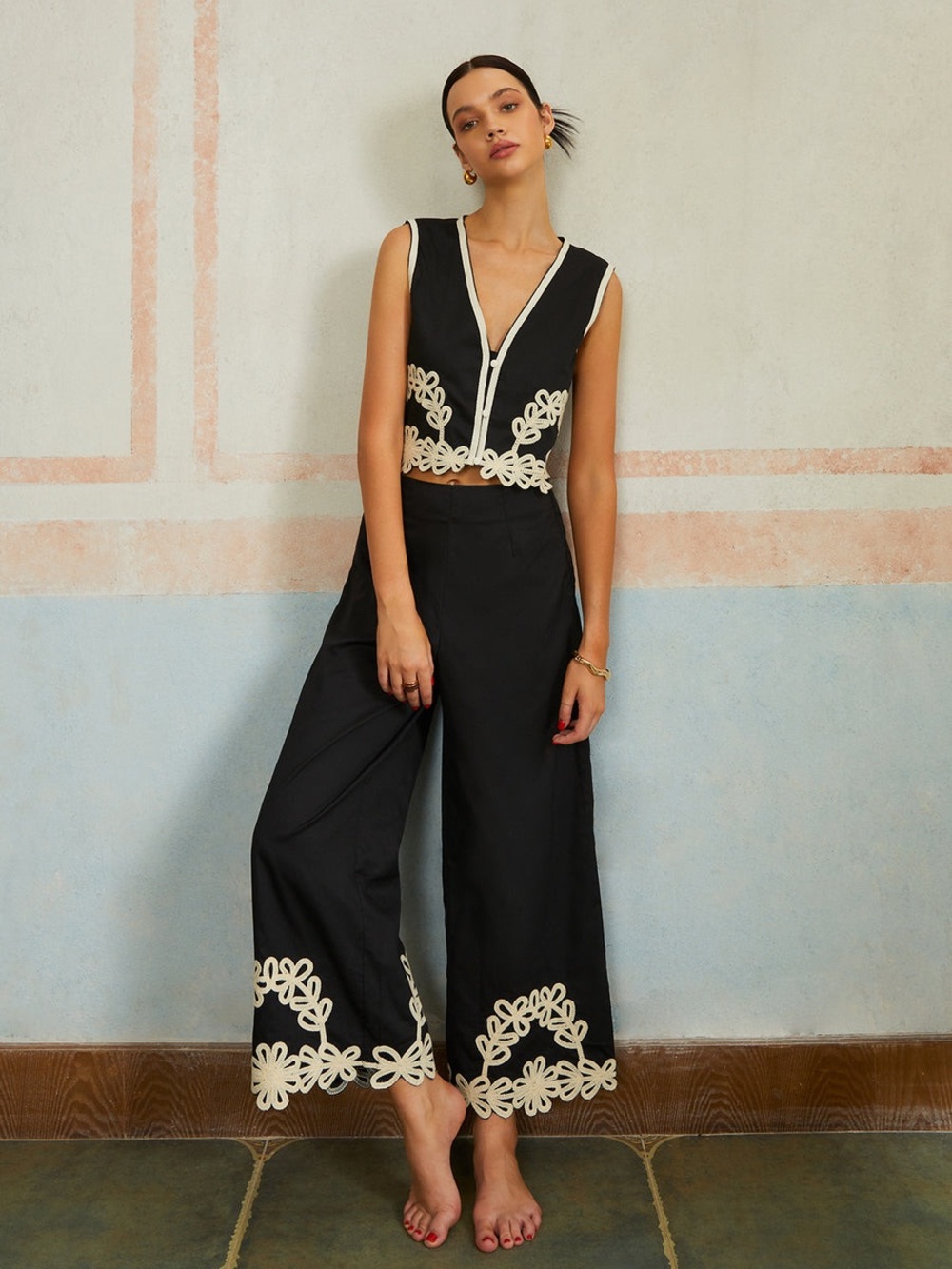 Commense Black and Cream Embroidered Cropped Jumpsuit - Picture 2 of 8